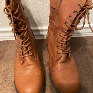 Vepose Tan Lace-Up Boots